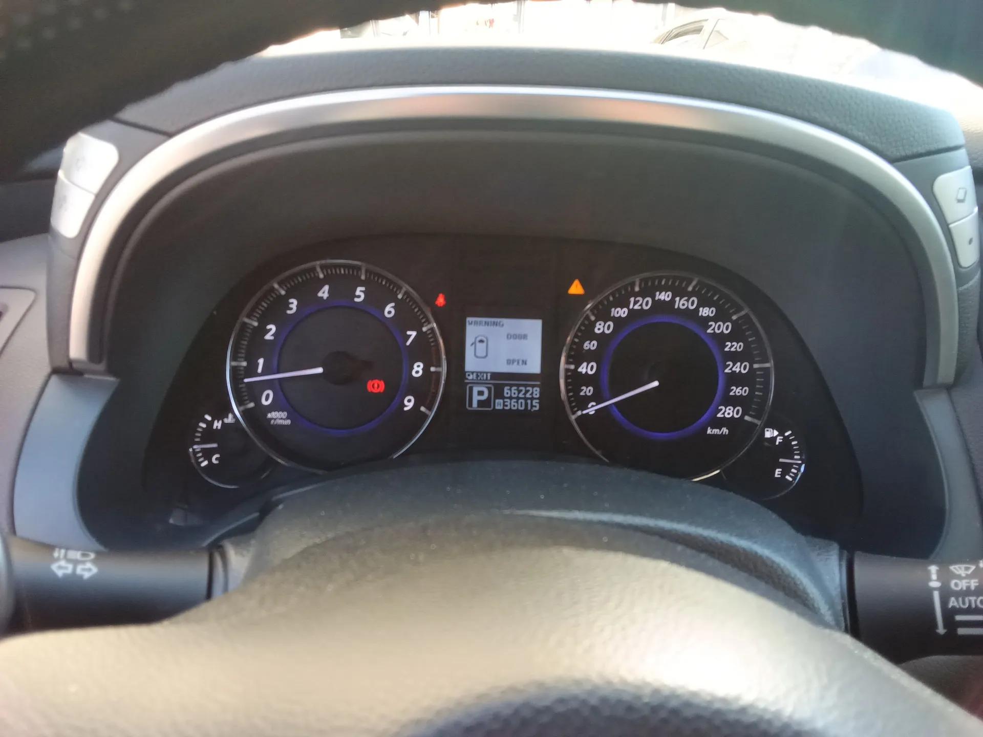 Infiniti QX70 2013 3.7L Standard Edition — миниатюра 12