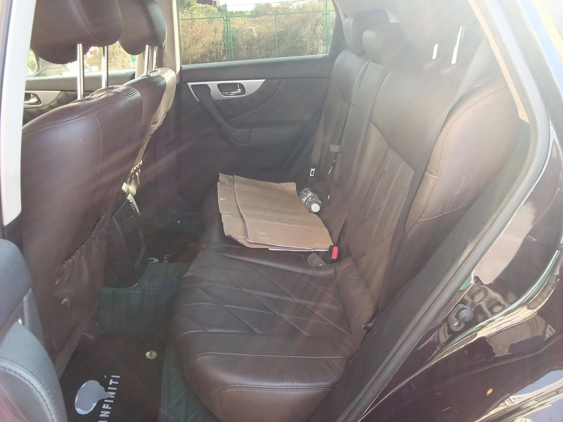 Infiniti QX70 2013 3.7L Standard Edition — миниатюра 18