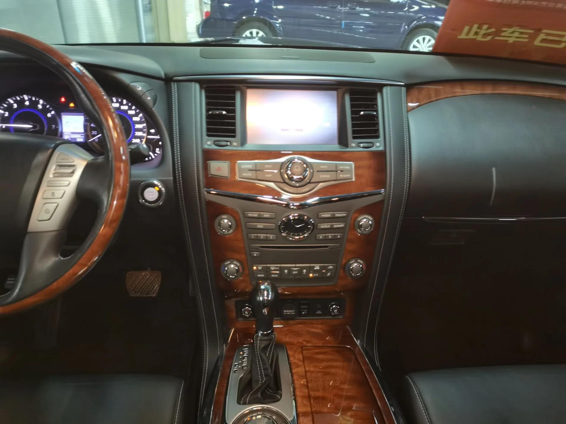 Infiniti QX80 2016 5.6L 4WD — миниатюра 16