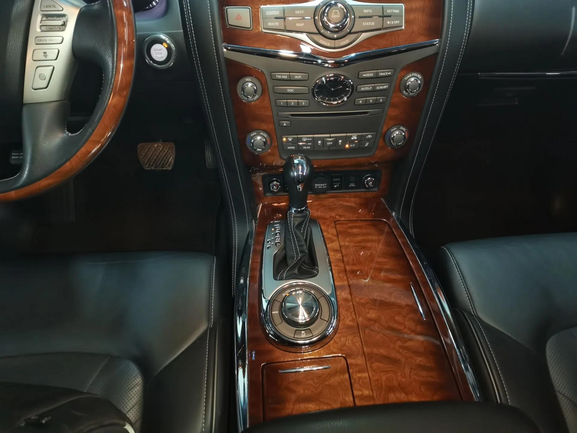Infiniti QX80 2016 5.6L 4WD — миниатюра 17