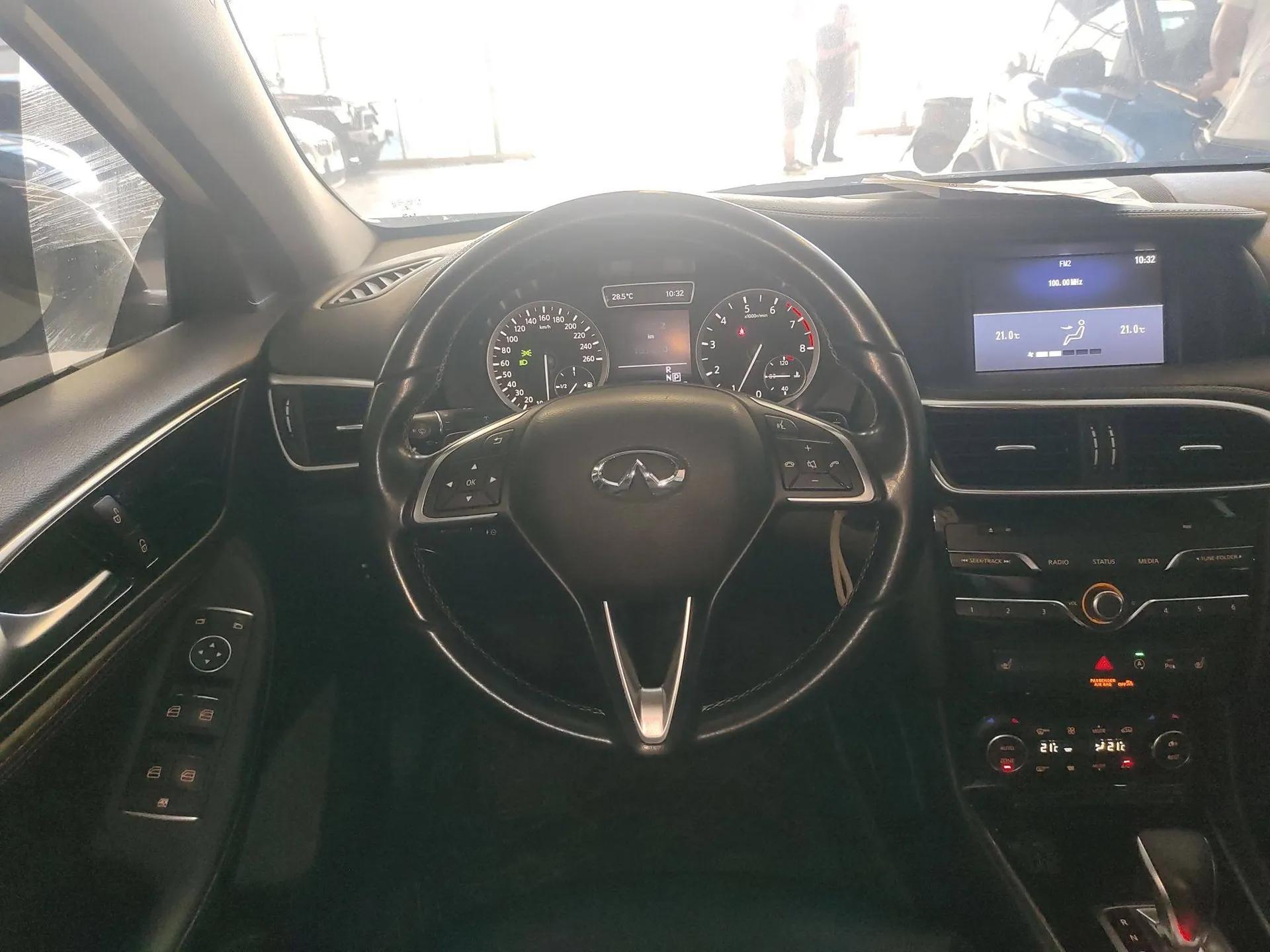 Infiniti QX30 2017 1.6T Two-Wheel-Drive Sport Edition — миниатюра 12