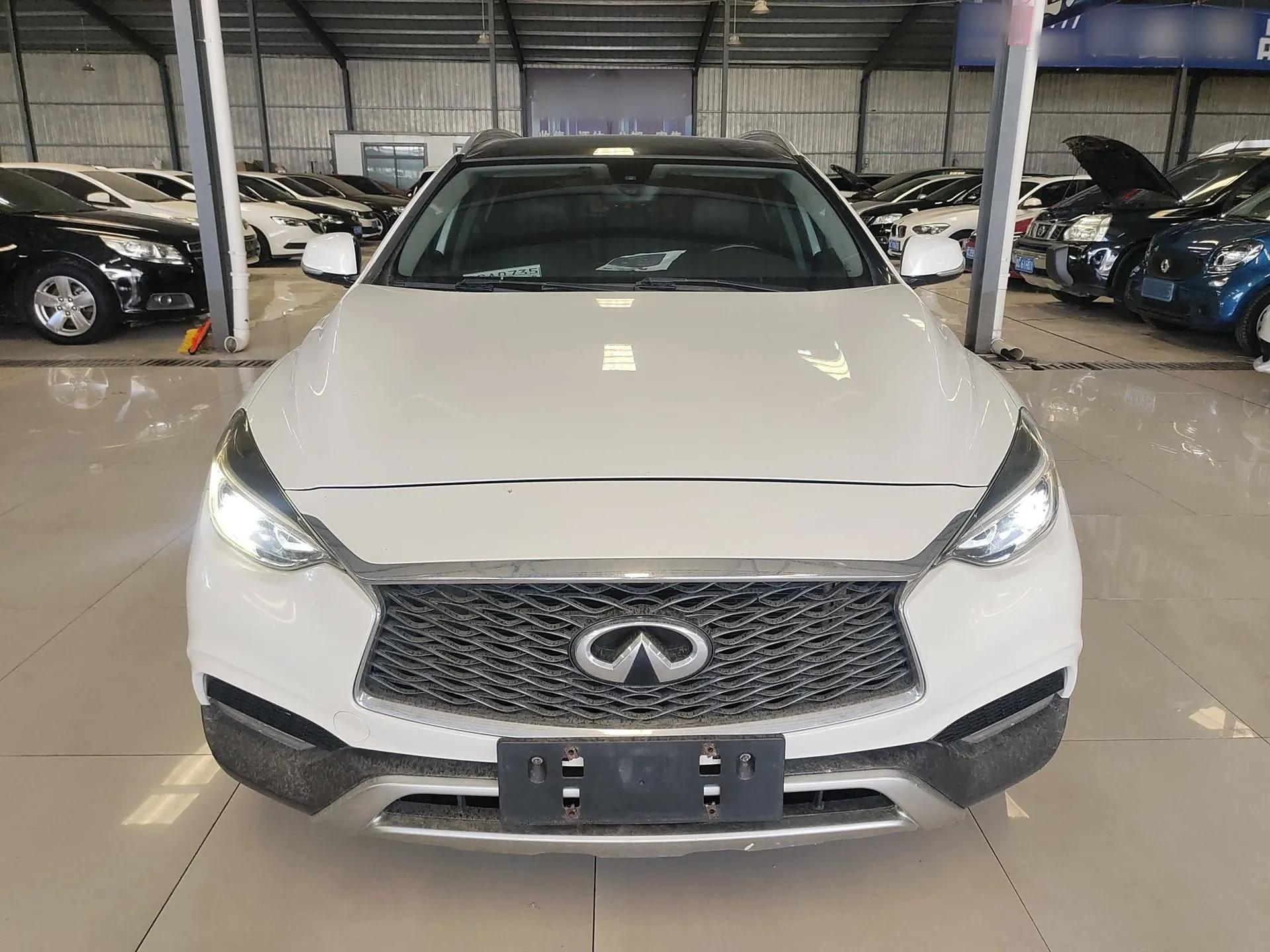 Infiniti QX30 2017 1.6T Two-Wheel-Drive Sport Edition — миниатюра 3