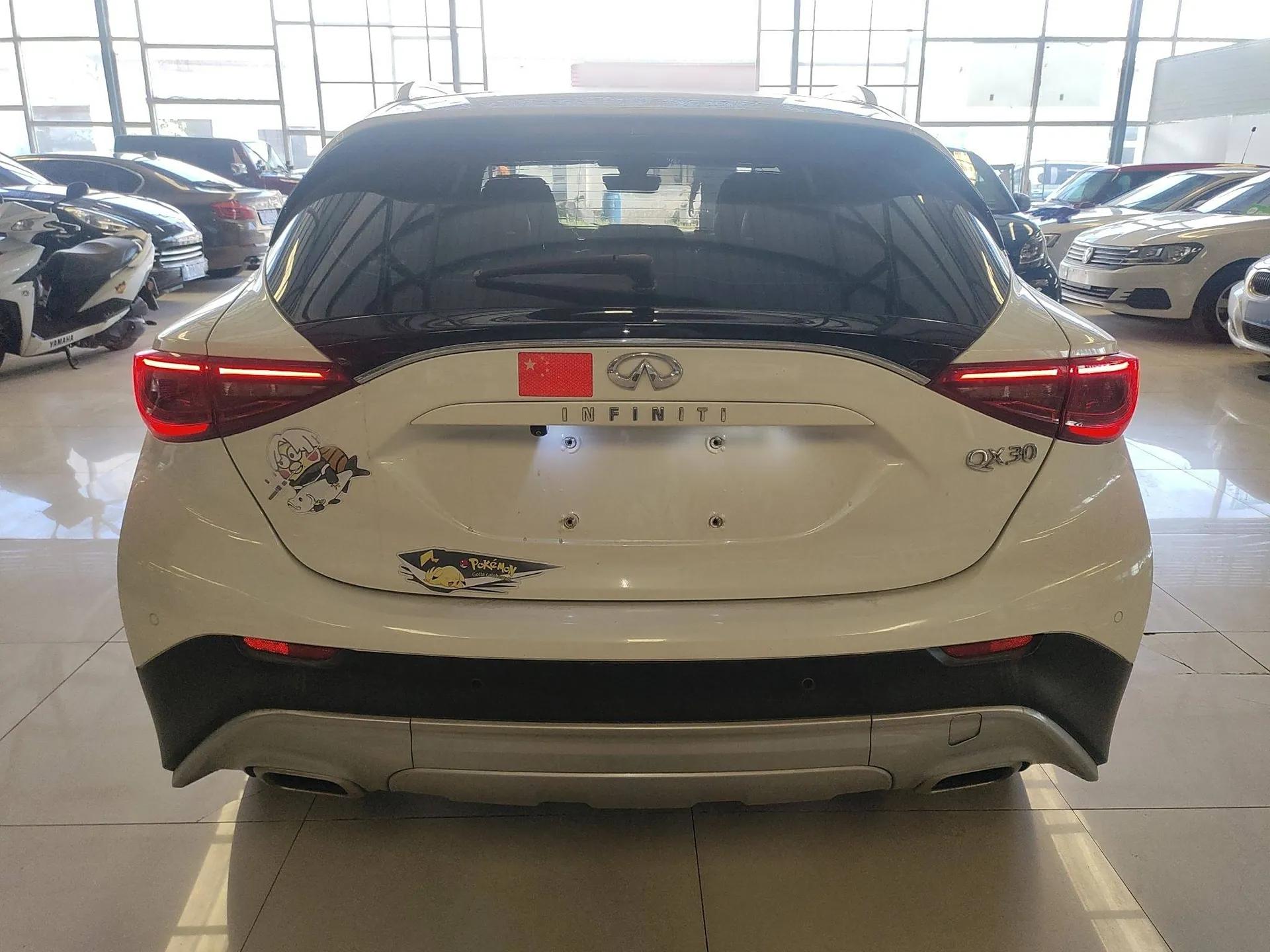 Infiniti QX30 2017 1.6T Two-Wheel-Drive Sport Edition — миниатюра 6