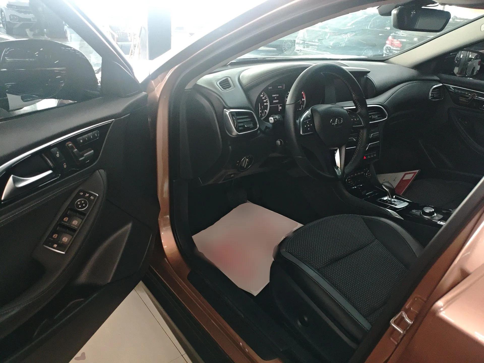 Infiniti QX30 2018 1.6T Two-Wheel Drive Extreme Edition — миниатюра 18