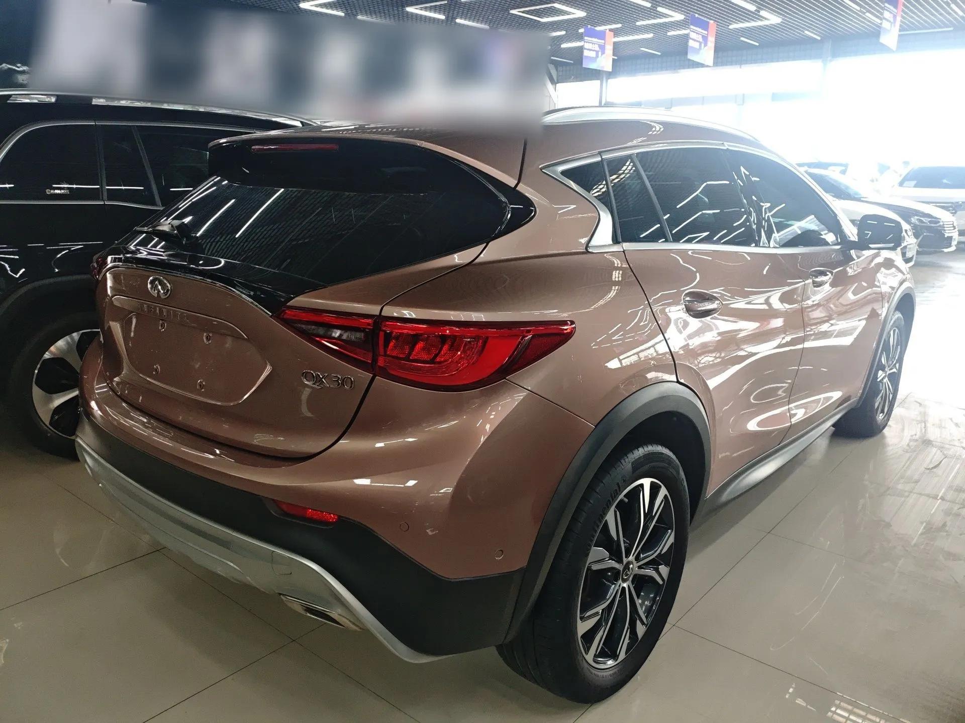 Infiniti QX30 2018 1.6T Two-Wheel Drive Extreme Edition — миниатюра 4