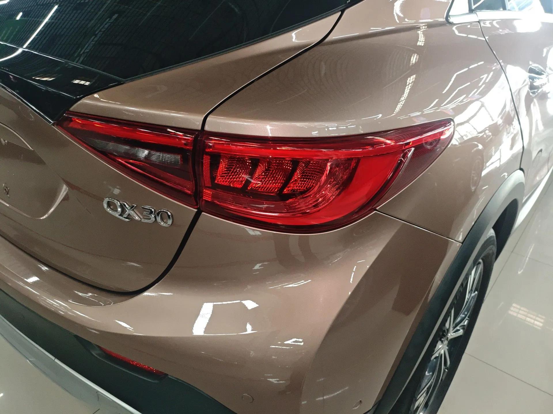 Infiniti QX30 2018 1.6T Two-Wheel Drive Extreme Edition — миниатюра 8