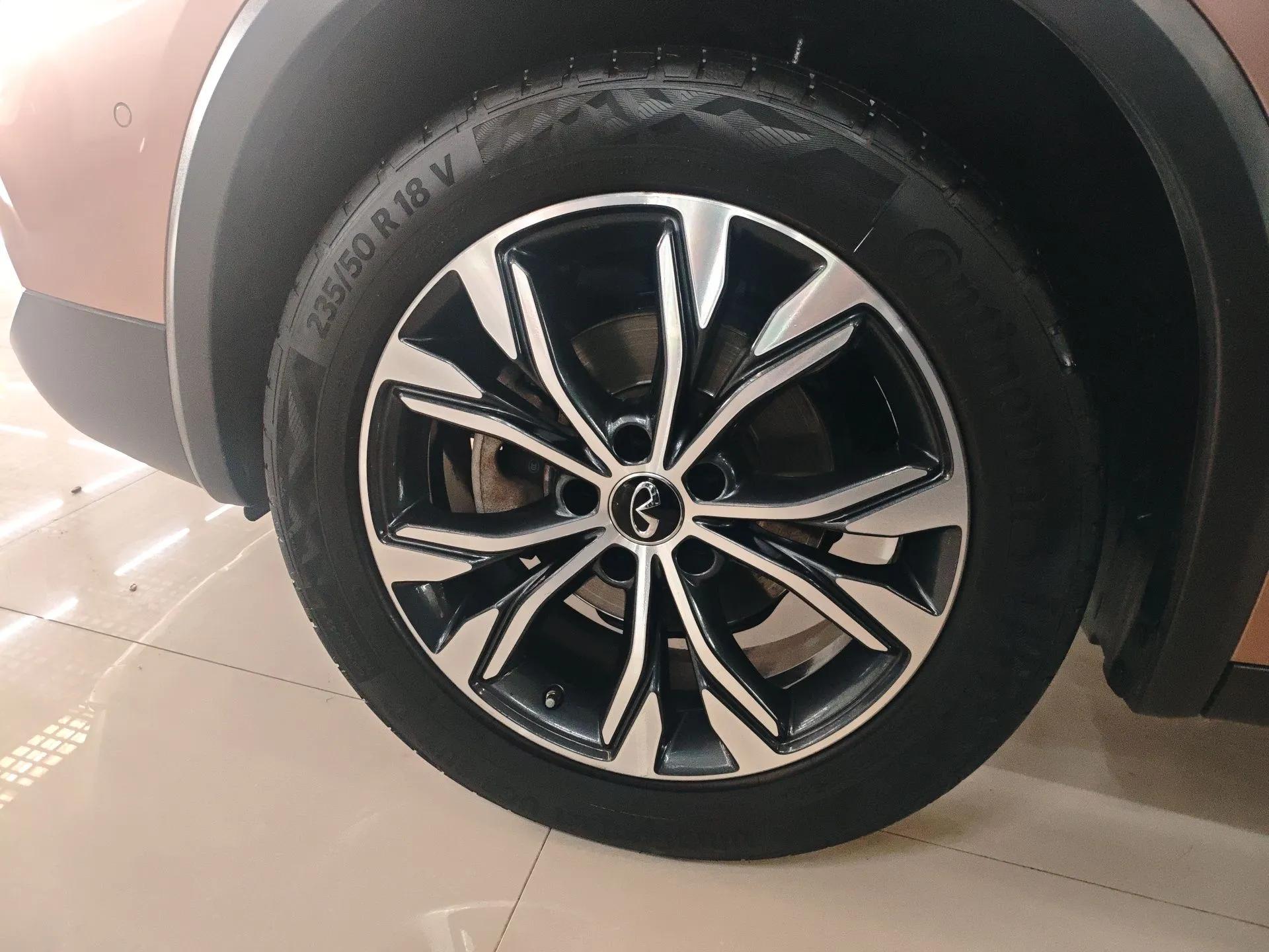 Infiniti QX30 2018 1.6T Two-Wheel Drive Extreme Edition — миниатюра 9