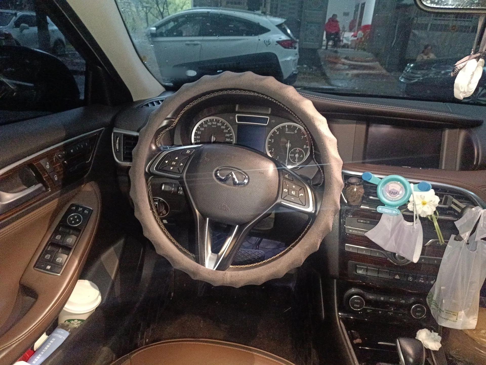 Infiniti QX30 2017 1.6T Two-Wheel-Drive Sport Edition — миниатюра 11