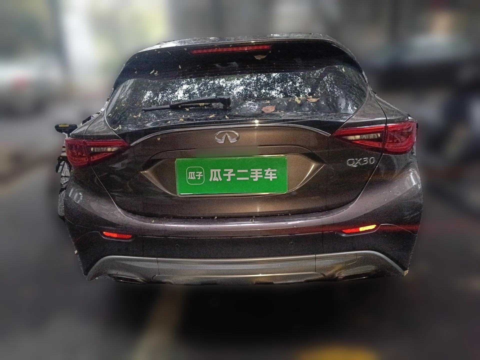 Infiniti QX30 2017 1.6T Two-Wheel-Drive Sport Edition — миниатюра 5