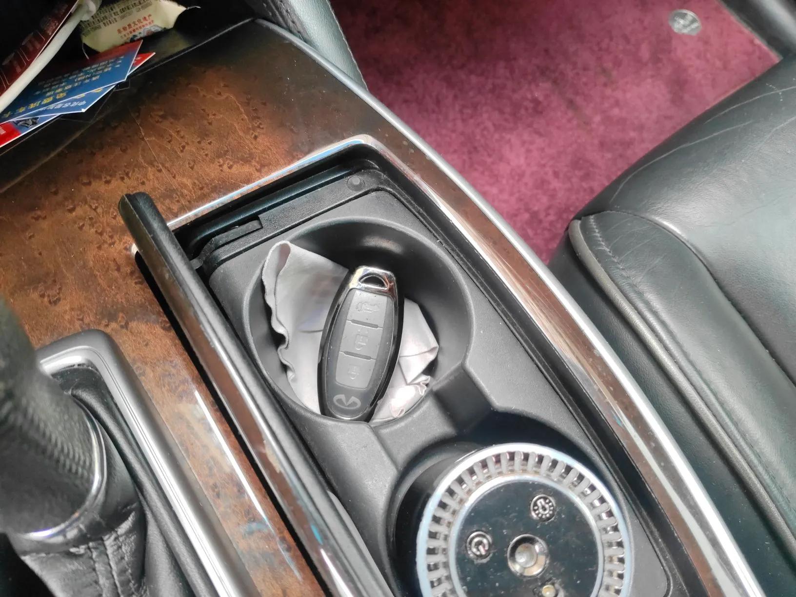 Infiniti JX 2013 JX35 Two-Wheel-Drive Excellence Edition — миниатюра 9