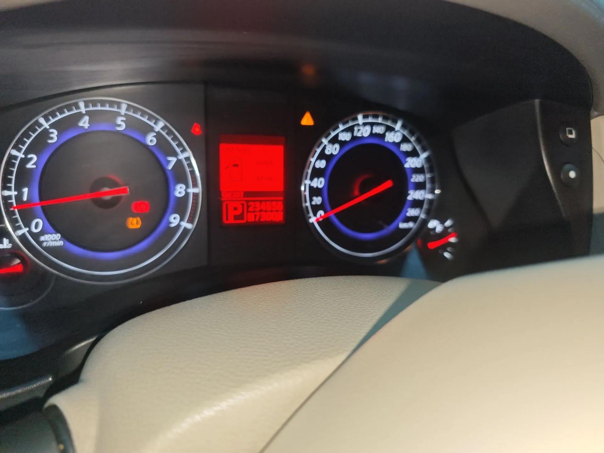 Infiniti EX 2010 EX25 Luxury Edition — миниатюра 13