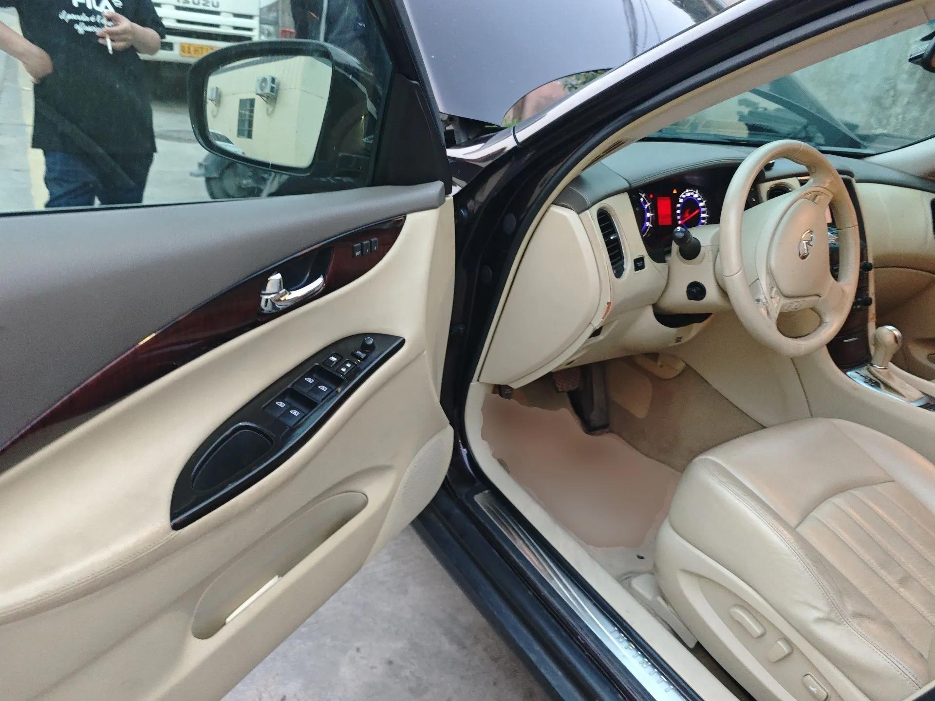Infiniti EX 2010 EX25 Luxury Edition — миниатюра 17