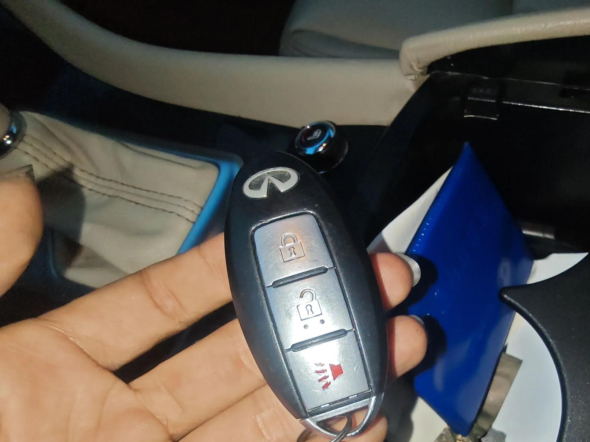 Infiniti EX 2010 EX25 Luxury Edition — миниатюра 9