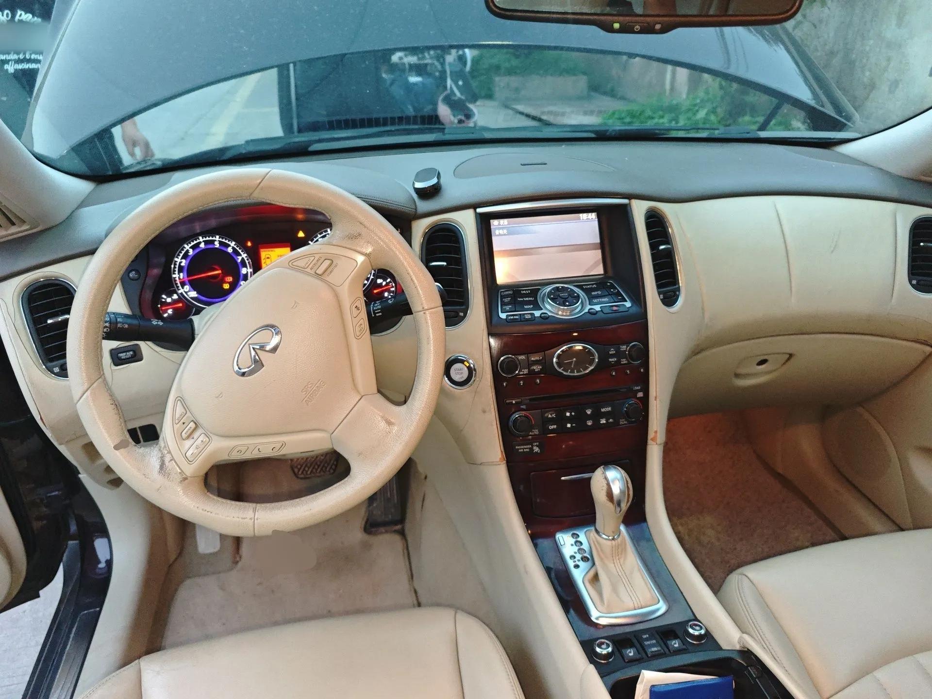 Infiniti EX 2010 EX25 Luxury Edition — миниатюра 10