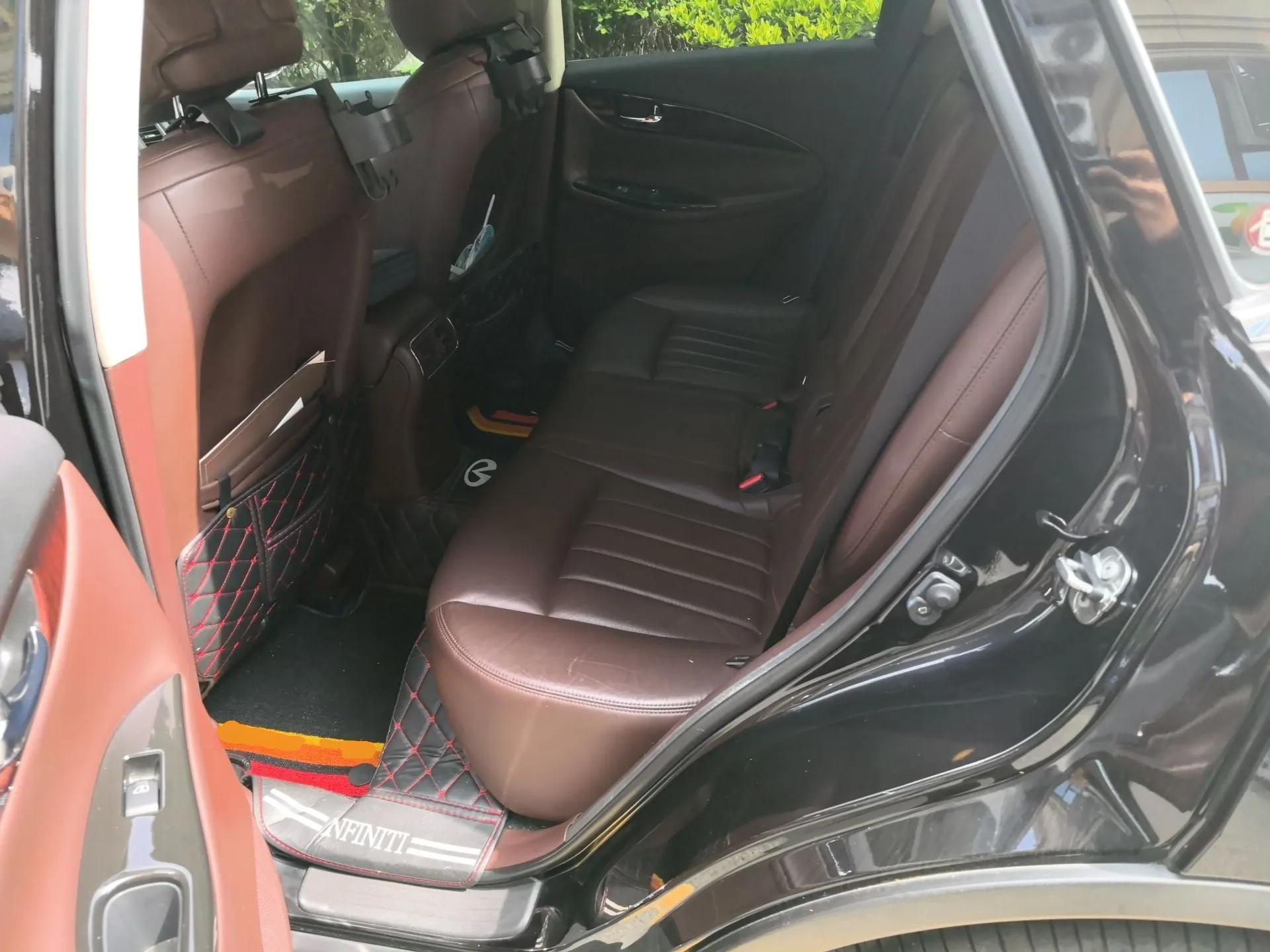 Infiniti EX 2011 EX25 Luxury Edition — миниатюра 18