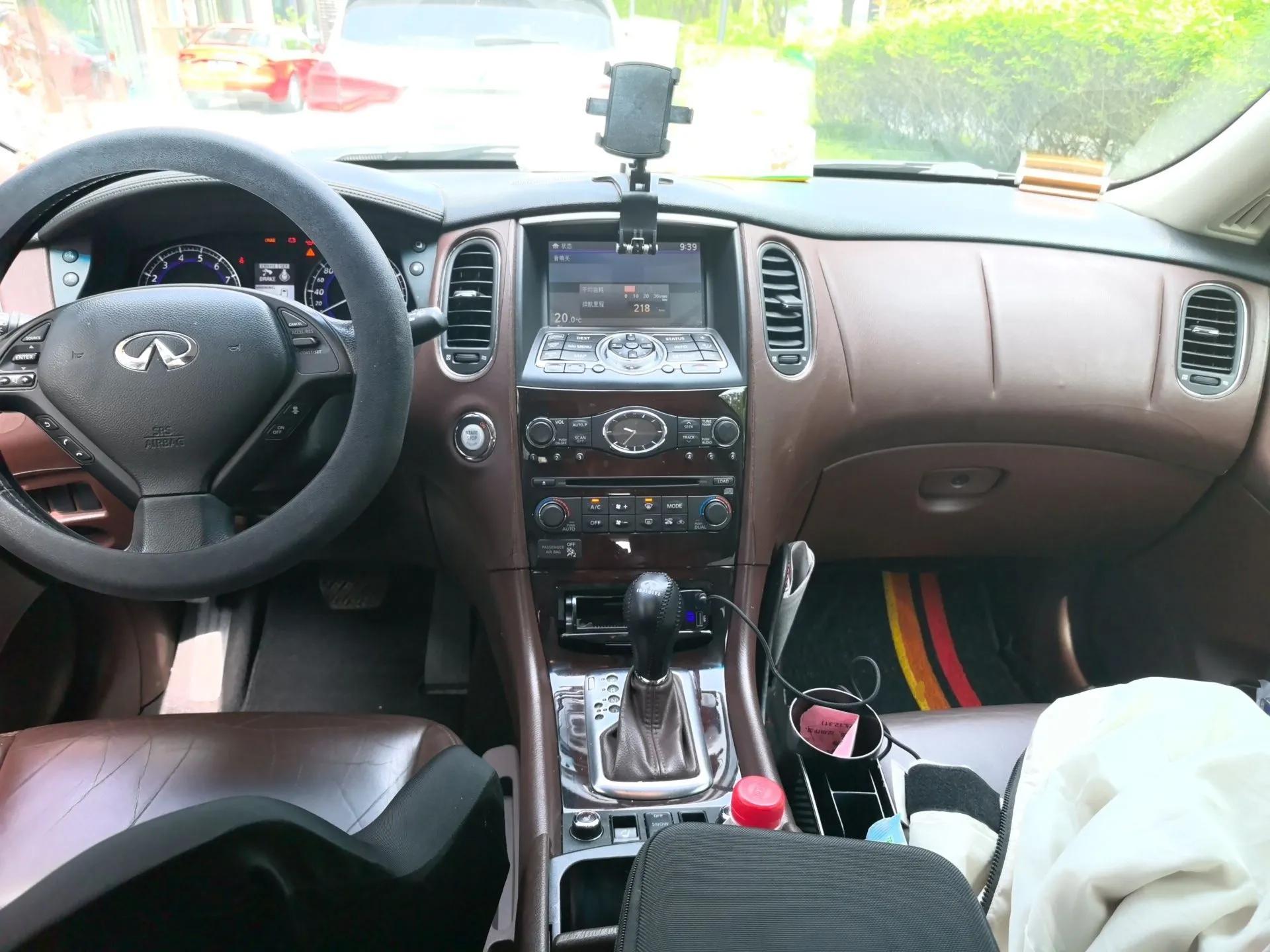 Infiniti EX 2011 EX25 Luxury Edition — миниатюра 10