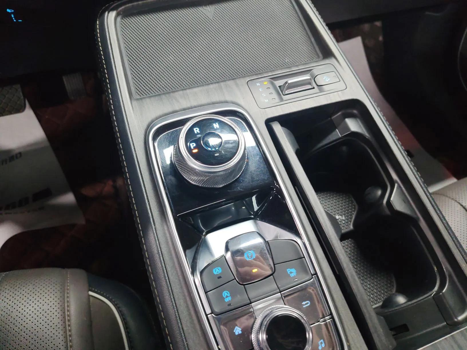 Ford Equator 2023 EcoBoost 225 Premier 7-Seater (2/2/3) — миниатюра 17
