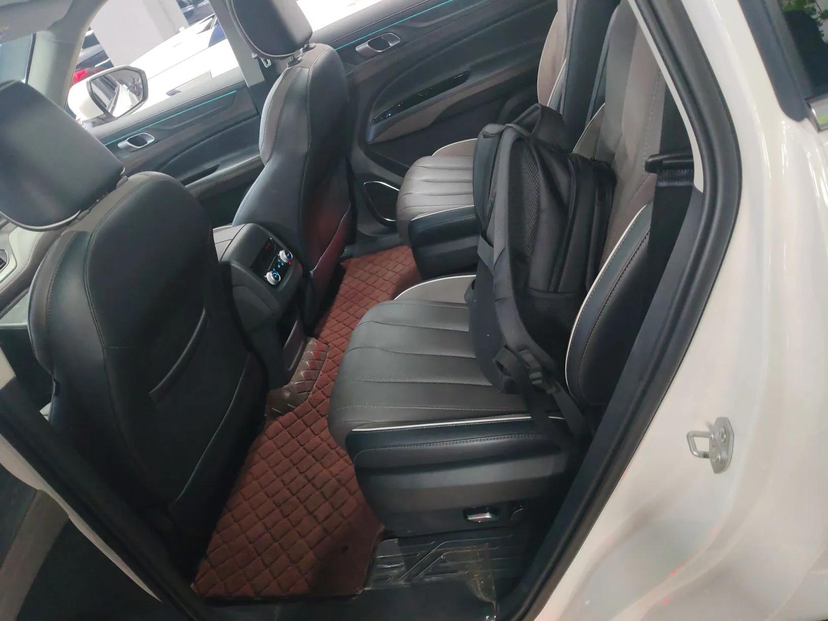 Ford Equator 2023 EcoBoost 225 Premier 7-Seater (2/2/3) — миниатюра 20