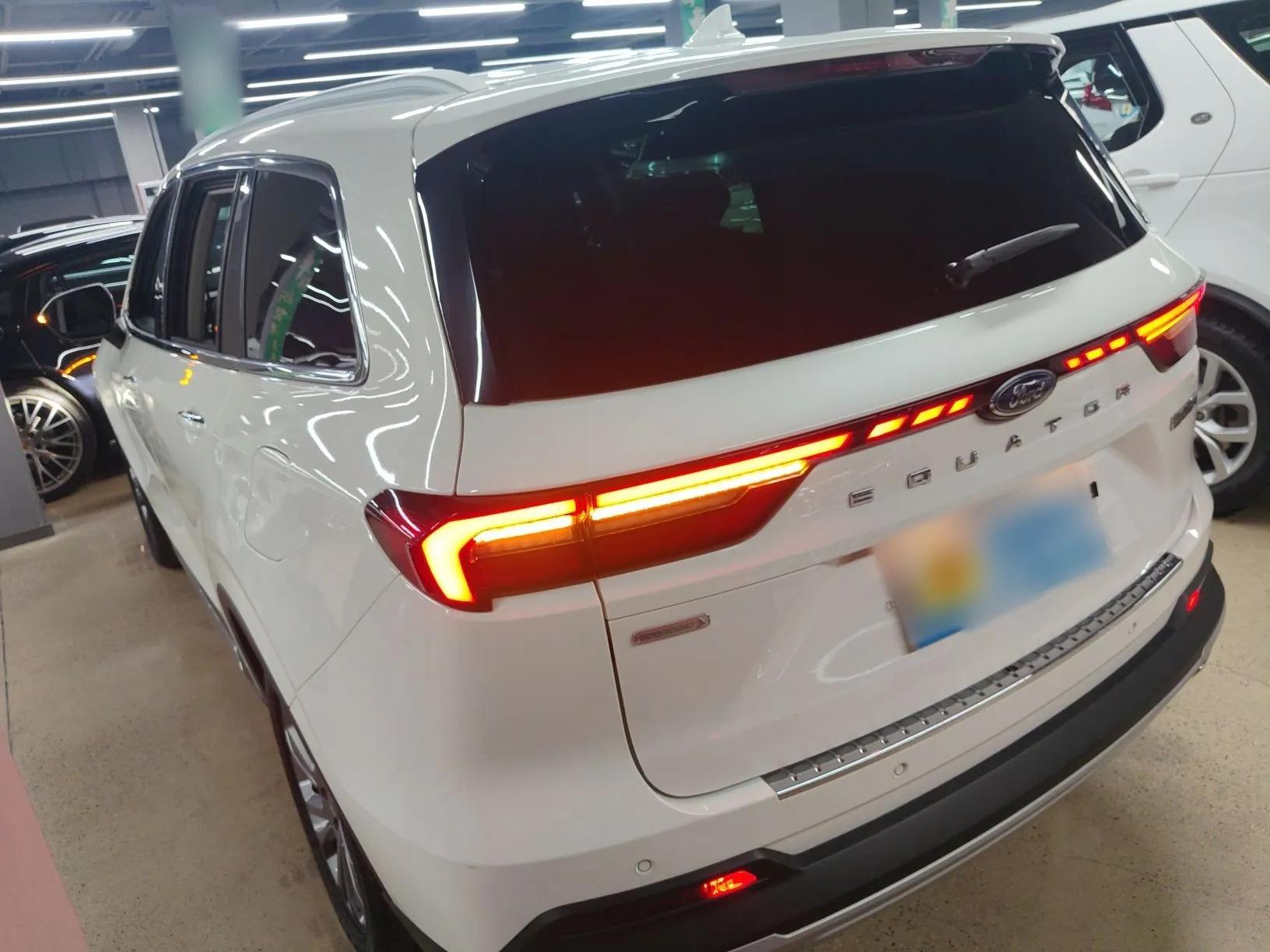 Ford Equator 2023 EcoBoost 225 Premier 7-Seater (2/2/3) — миниатюра 4