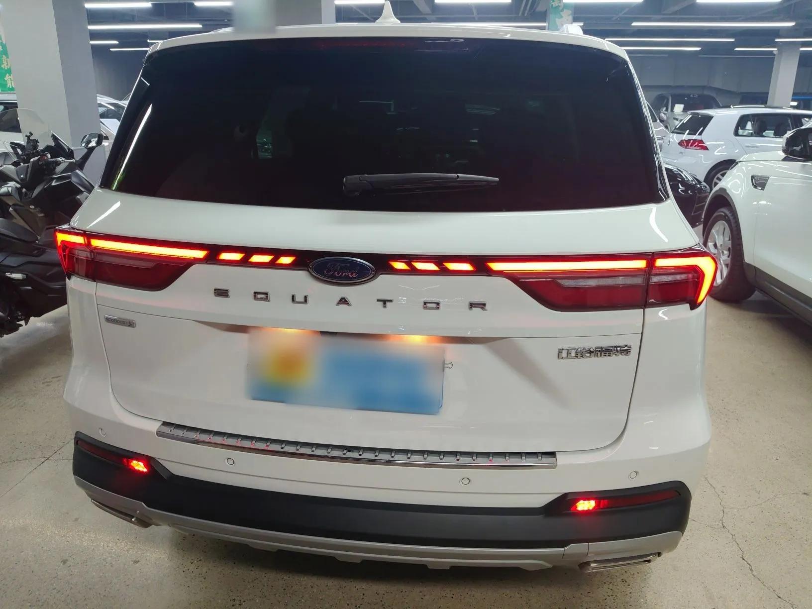 Ford Equator 2023 EcoBoost 225 Premier 7-Seater (2/2/3) — миниатюра 5