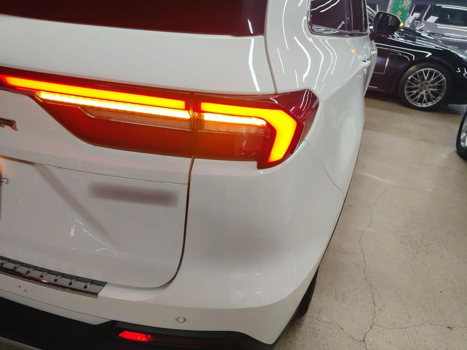 Ford Equator 2023 EcoBoost 225 Premier 7-Seater (2/2/3) — миниатюра 7