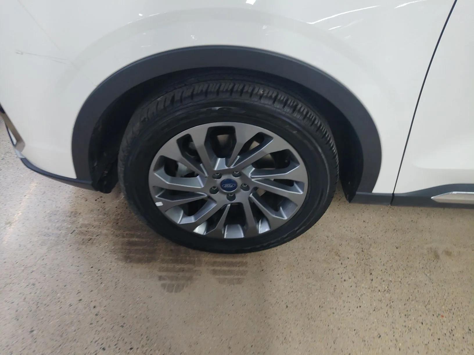 Ford Equator 2023 EcoBoost 225 Premier 7-Seater (2/2/3) — миниатюра 8