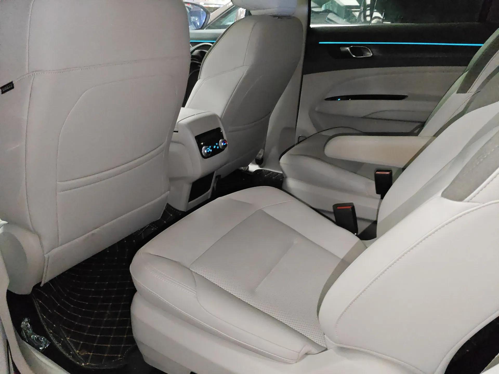 Ford Equator New Energy 2025 Luxury Edition — миниатюра 20