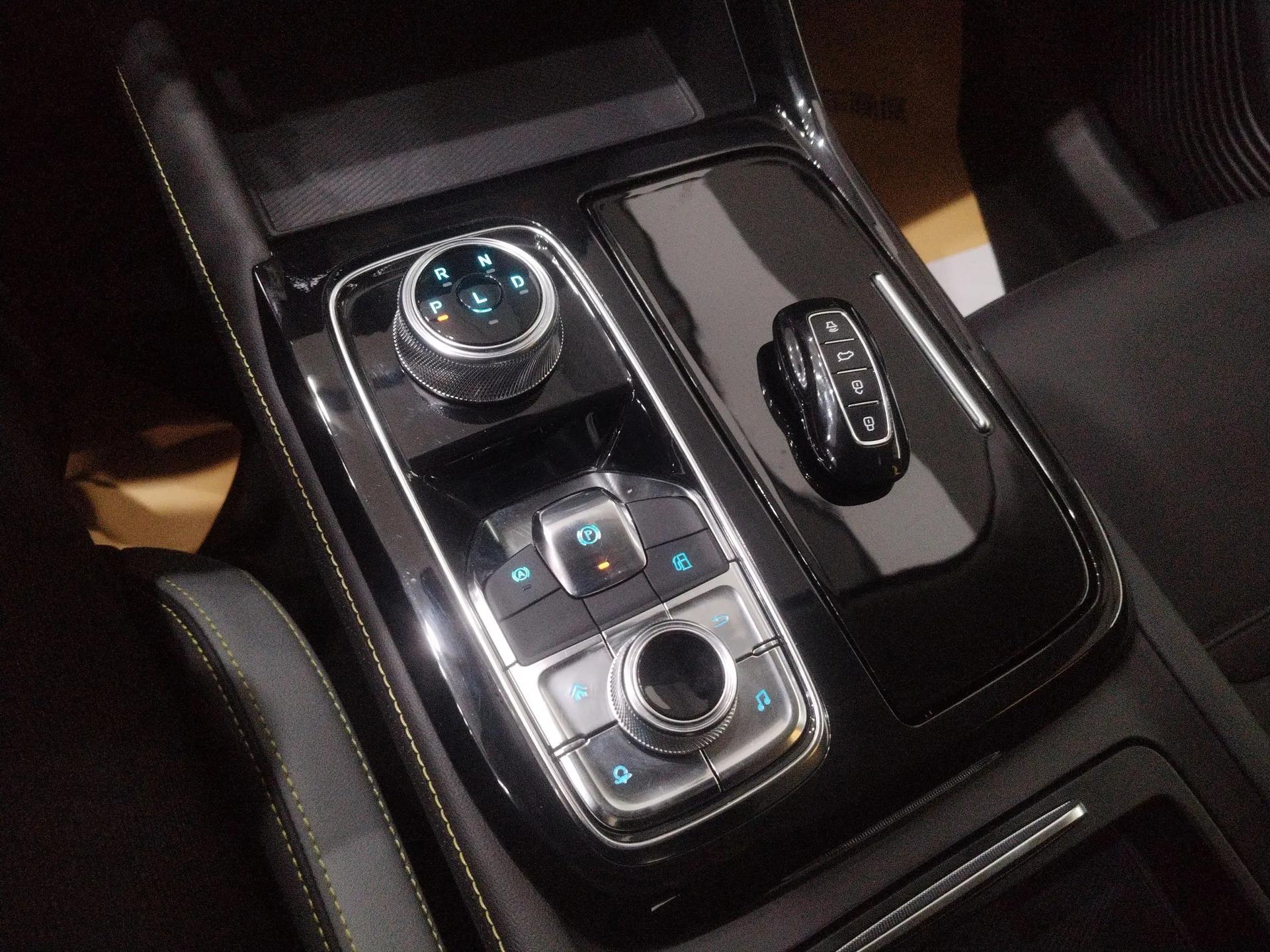 Ford Equator Sport New Energy 2025 Elite Version — миниатюра 16