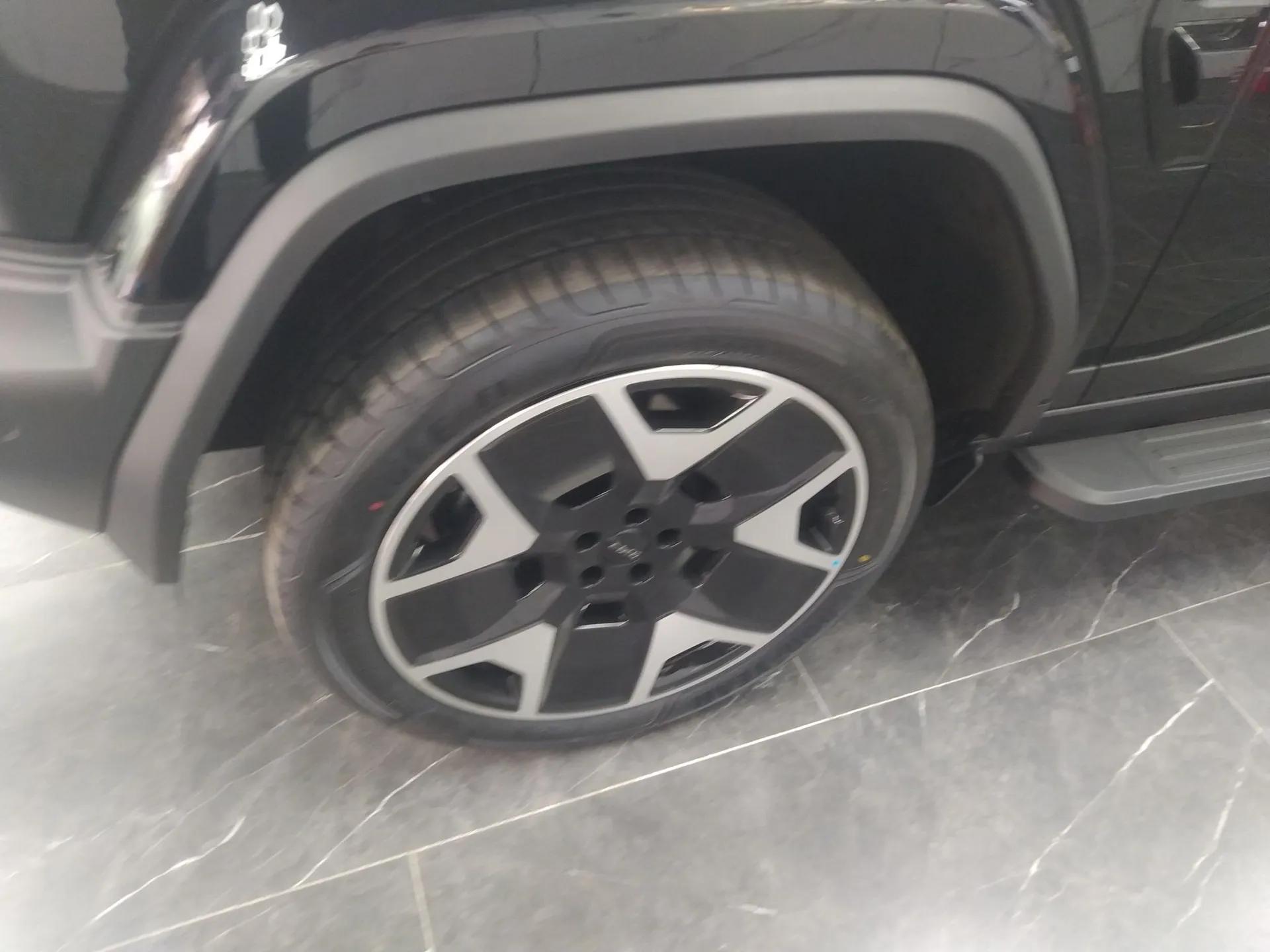 iCAR V27 2026 Model 200KM Four-Wheel Drive Falcon 500 — миниатюра 8