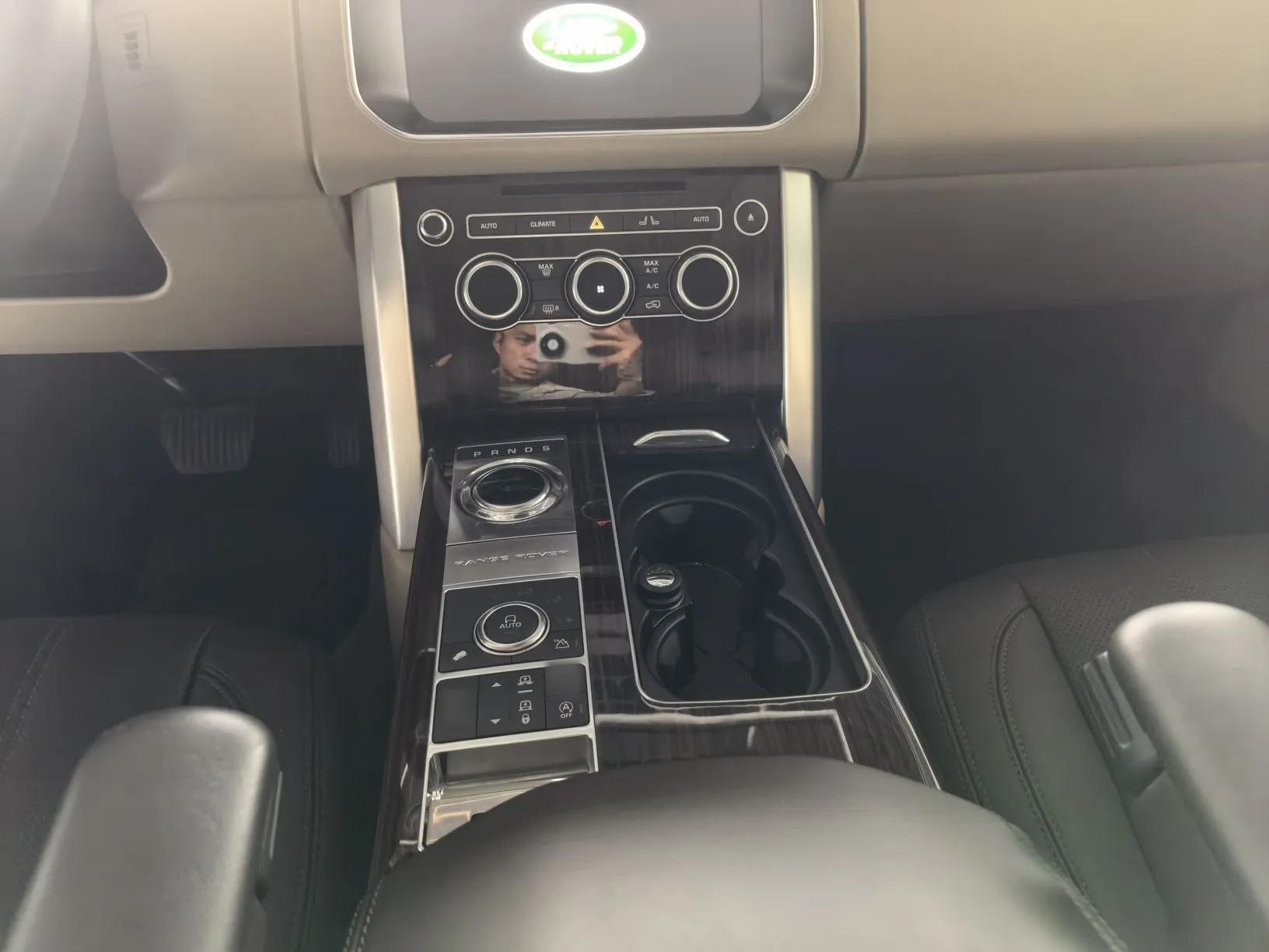 Land Rover Range Vogue  — миниатюра 11