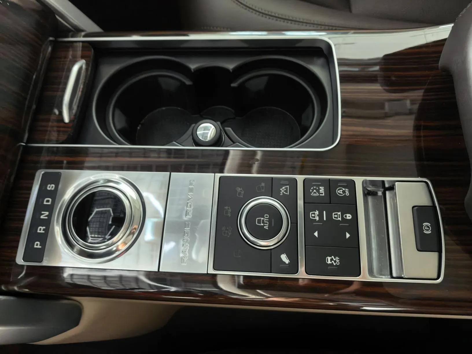 Land Rover Range Vogue  — миниатюра 7