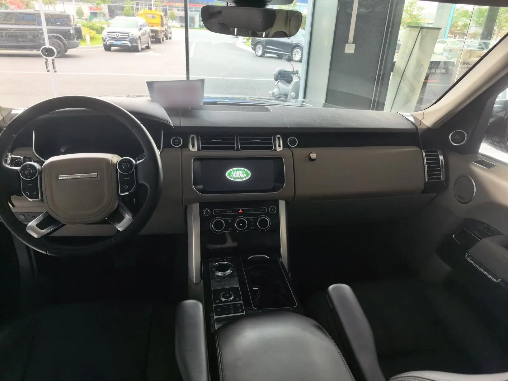 Land Rover Range Vogue  — миниатюра 10