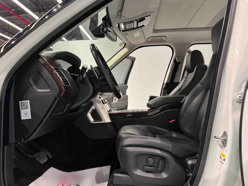 Land Rover Range Vogue  — миниатюра 10