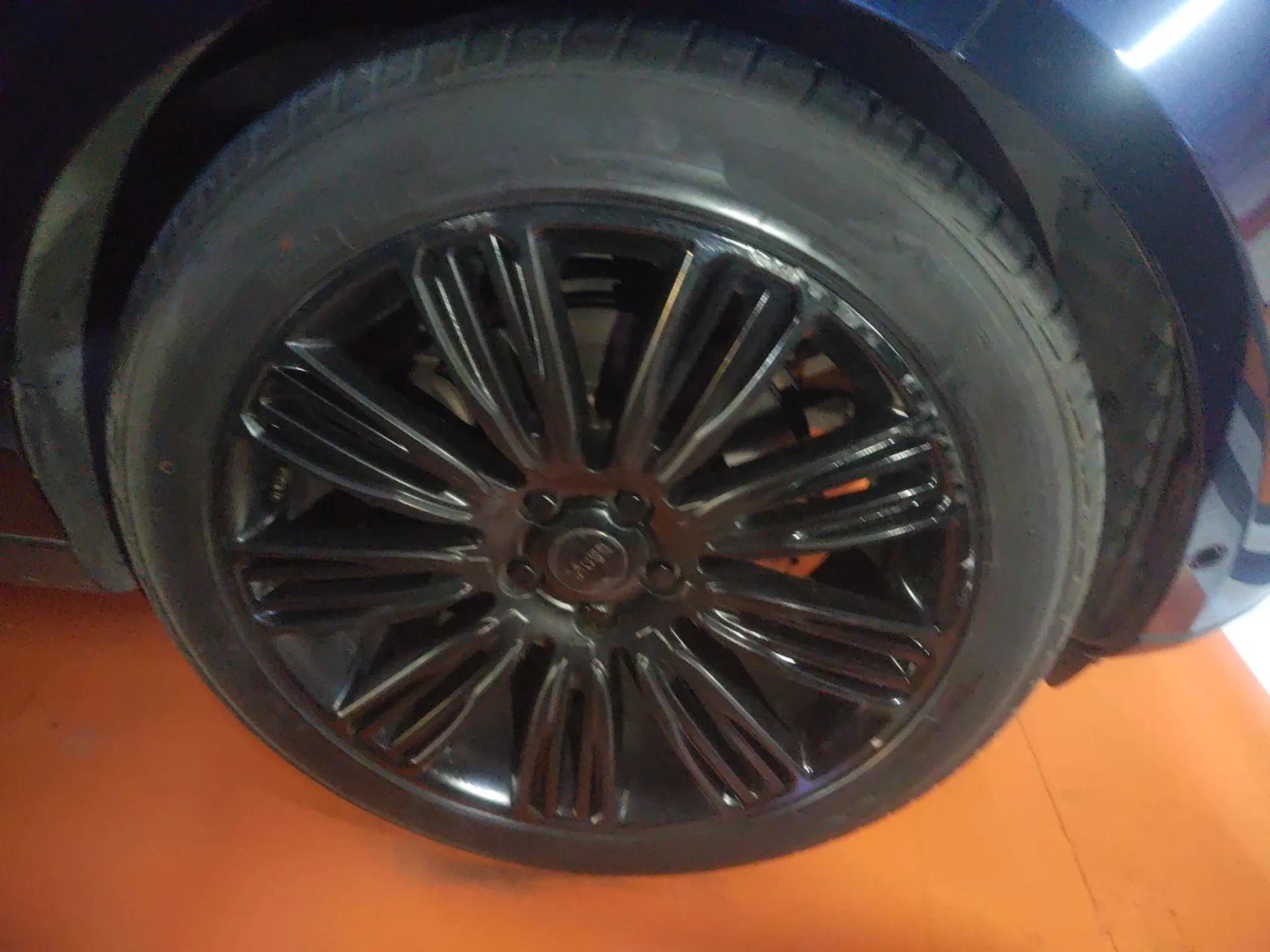 Land Rover Range Vogue  — миниатюра 8