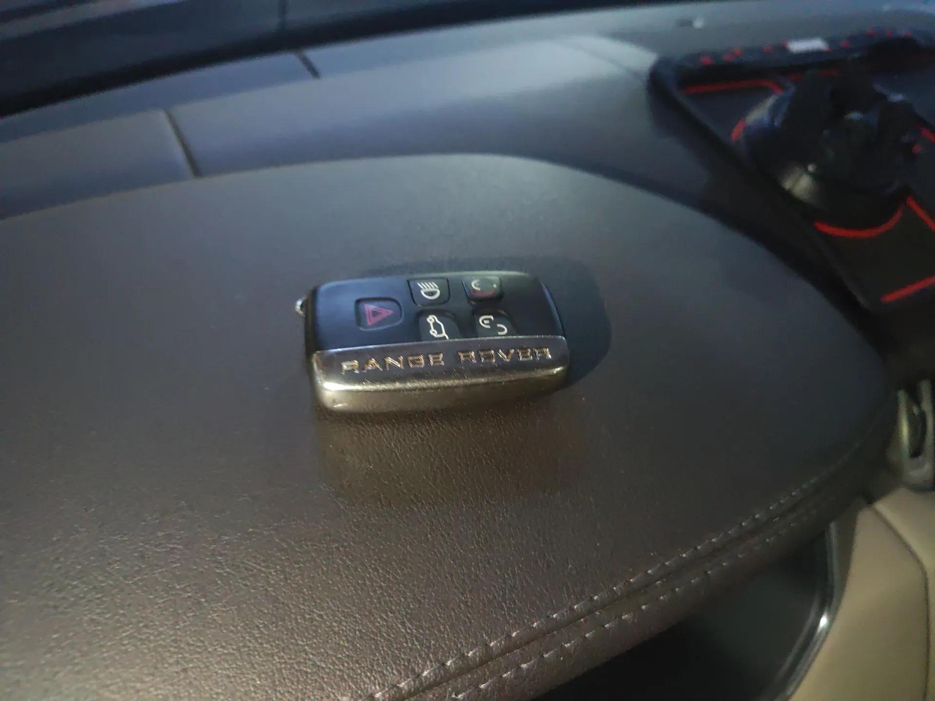 Land Rover Range Vogue  — миниатюра 9