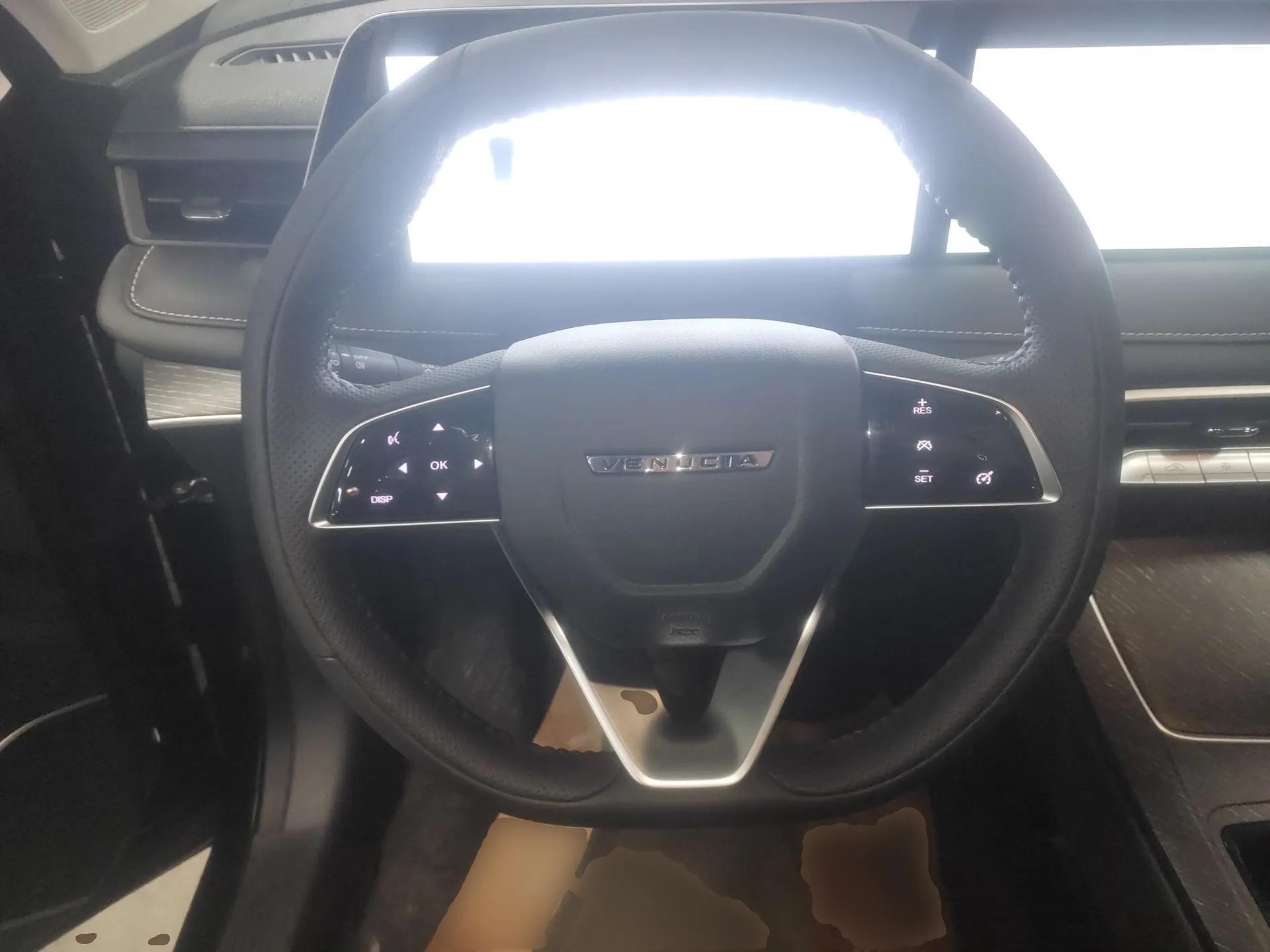Venucia V DD-i 2023 110 km iE Version — миниатюра 14