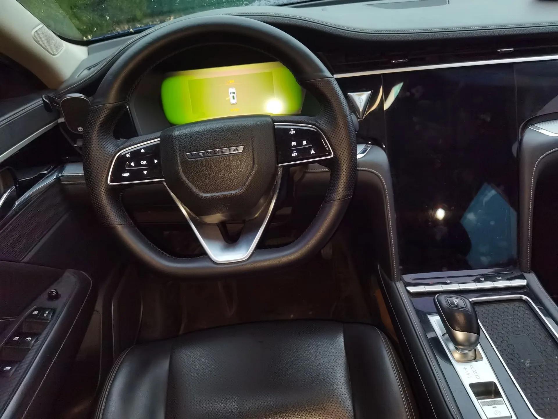 Venucia Star 2020 260T Automatic 48V Mild Hybrid Turbocharged Star Edition — миниатюра 11