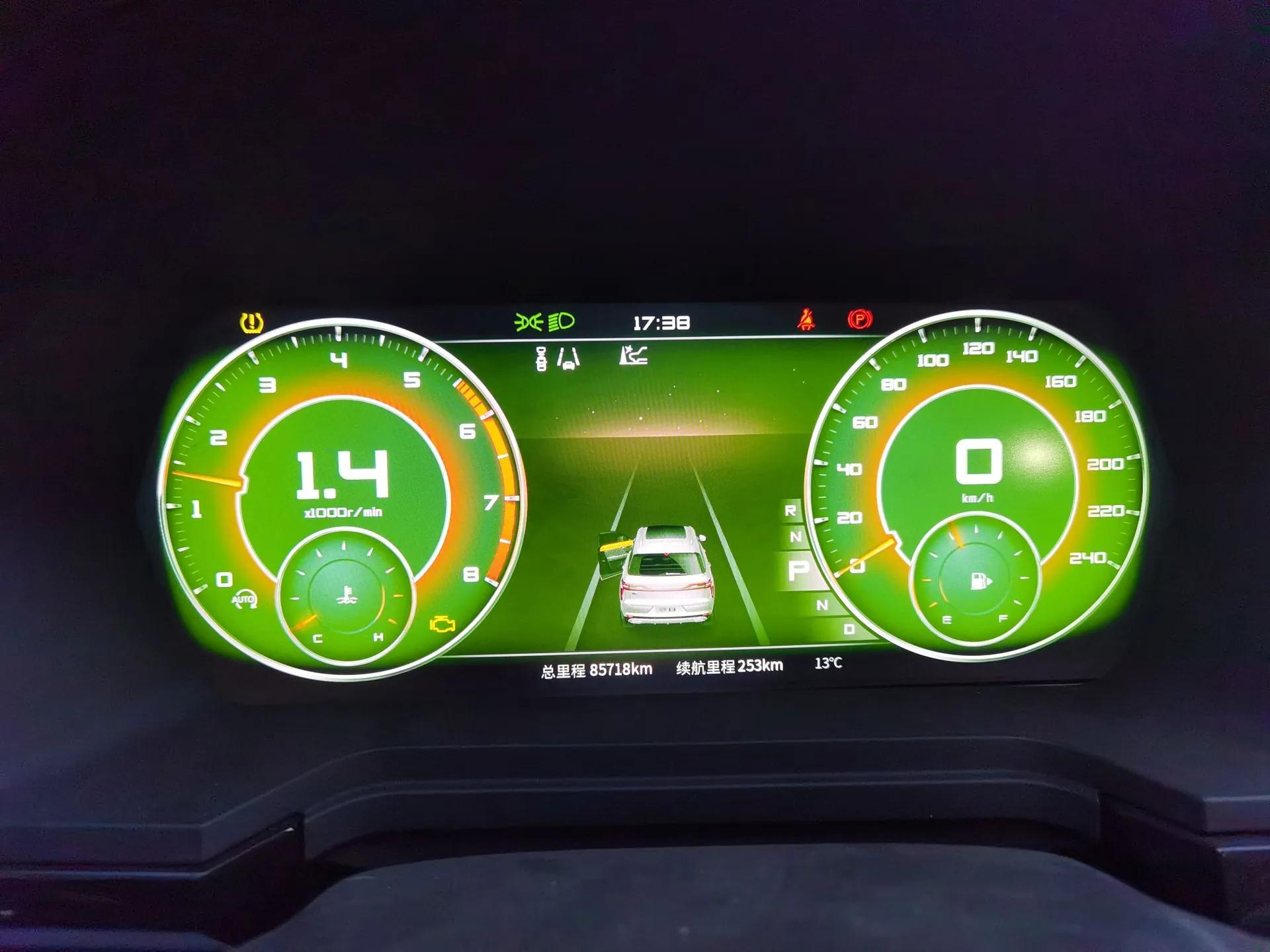 Venucia Star 2020 260T Automatic 48V Mild Hybrid Turbocharged Star Edition — миниатюра 12
