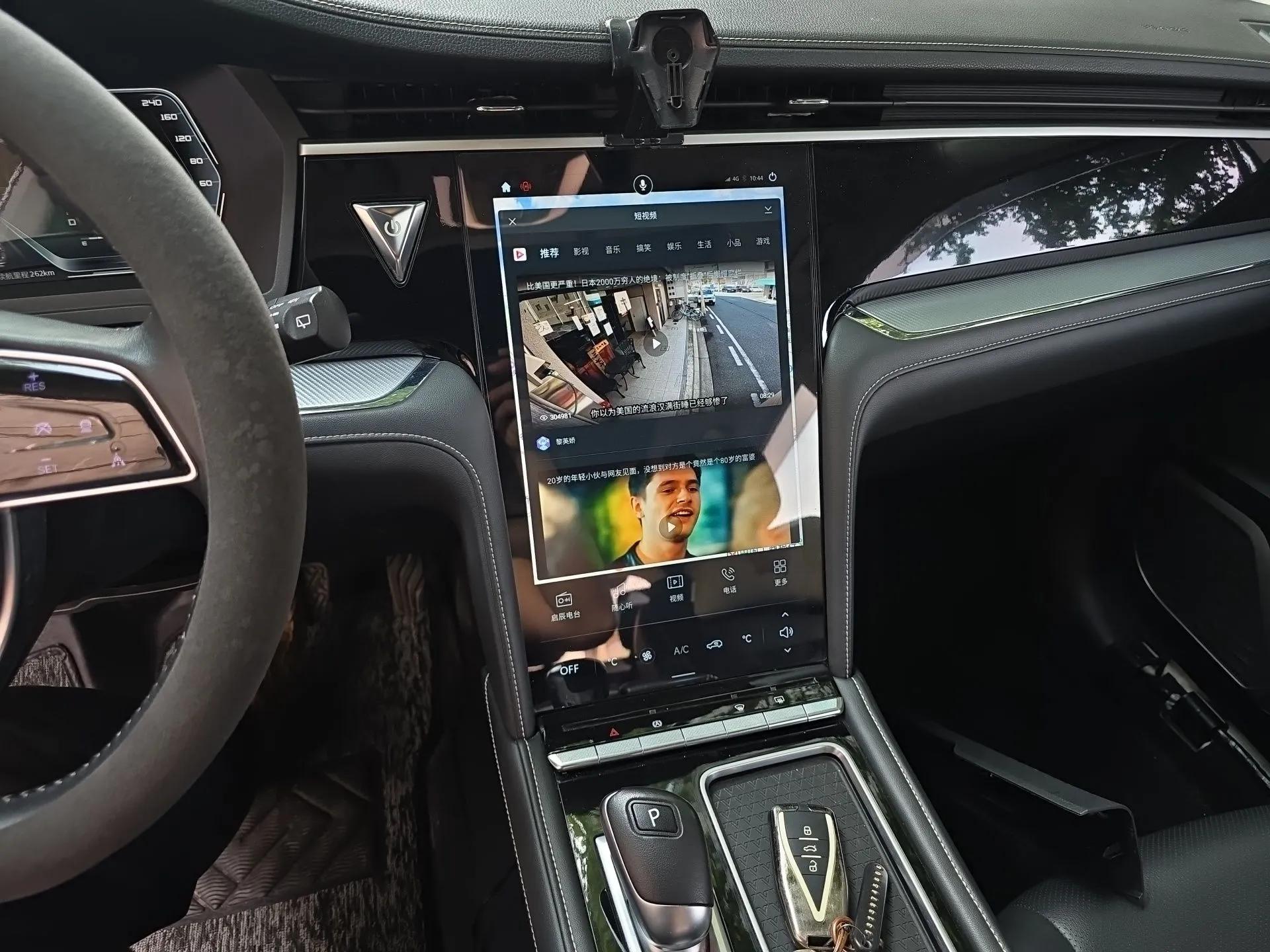 Venucia Star 2020 260T Automatic 48V Mild Hybrid Turbocharged Star Edition — миниатюра 14