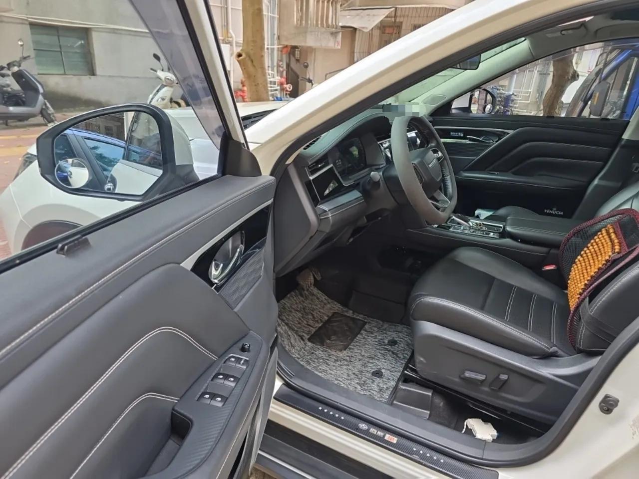 Venucia Star 2020 260T Automatic 48V Mild Hybrid Turbocharged Star Edition — миниатюра 17