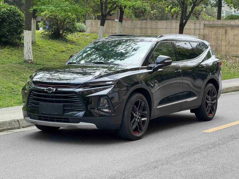 Chevrolet Blazer 2022 Mild Hybrid 650T Redline 7-Seater Thunder Edition — миниатюра 1