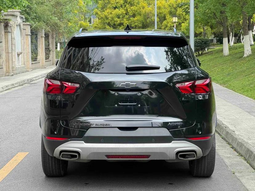 Chevrolet Blazer 2022 Mild Hybrid 650T Redline 7-Seater Thunder Edition — миниатюра 9