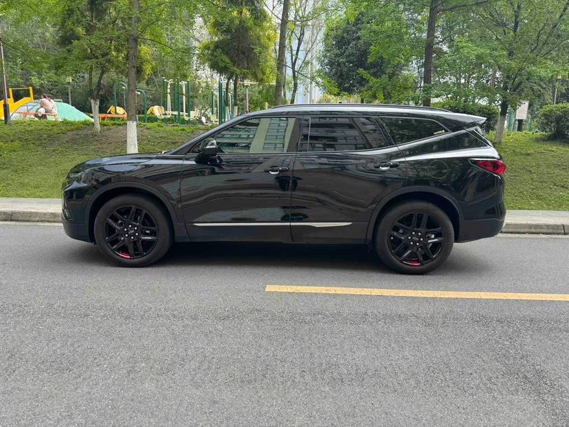 Chevrolet Blazer 2022 Mild Hybrid 650T Redline 7-Seater Thunder Edition — миниатюра 10
