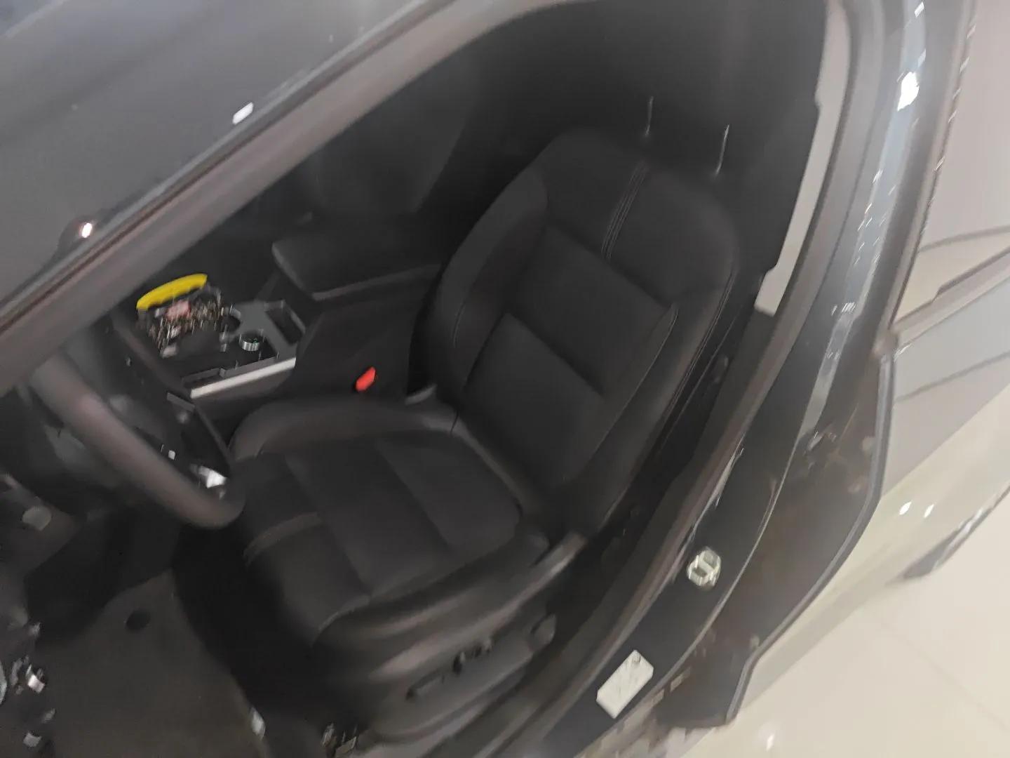 Chevrolet Blazer 2020 650T 7-Seater Luxury Edition — миниатюра 16