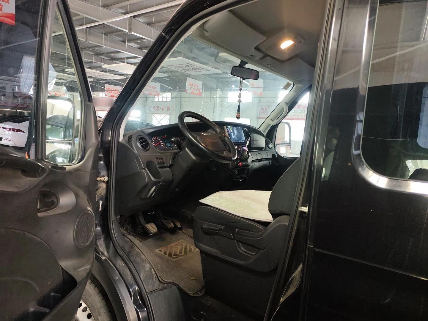 Iveco Eurocargo 2021 2.0T Manual Super-Rui Short Wheelbase Low-Roof Side-Hinged Door F1A — миниатюра 18