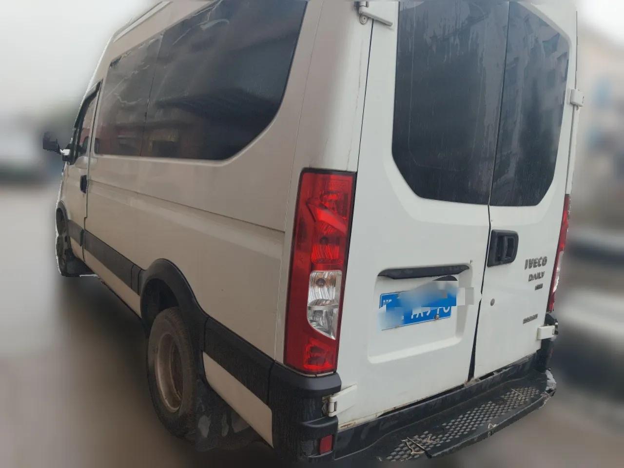 Iveco Eurocargo 2020 2.3T Manual Super Rui Short Wheelbase Low-Roof High-Power F1A — миниатюра 4
