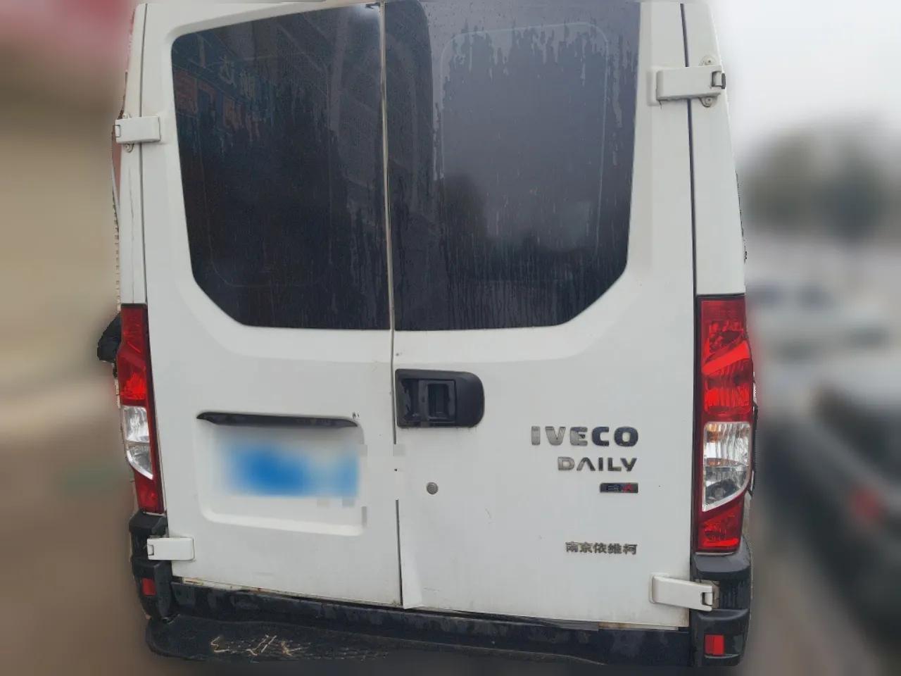 Iveco Eurocargo 2020 2.3T Manual Super Rui Short Wheelbase Low-Roof High-Power F1A — миниатюра 5