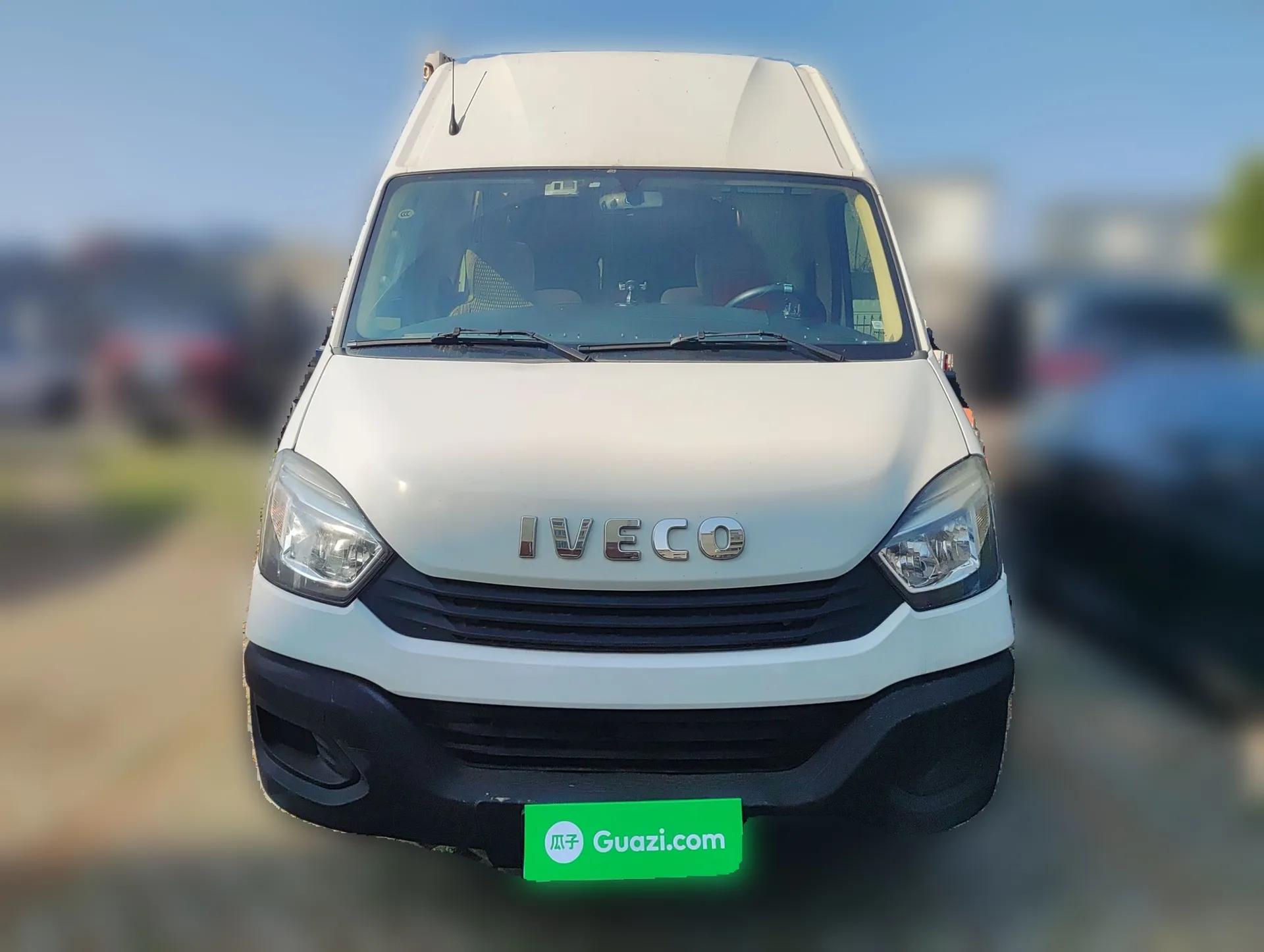 Iveco Eurocargo 2018 2.3T Long Wheelbase Short Overhang Multi-Purpose Vehicle with Side Sliding Door F1A — миниатюра 2