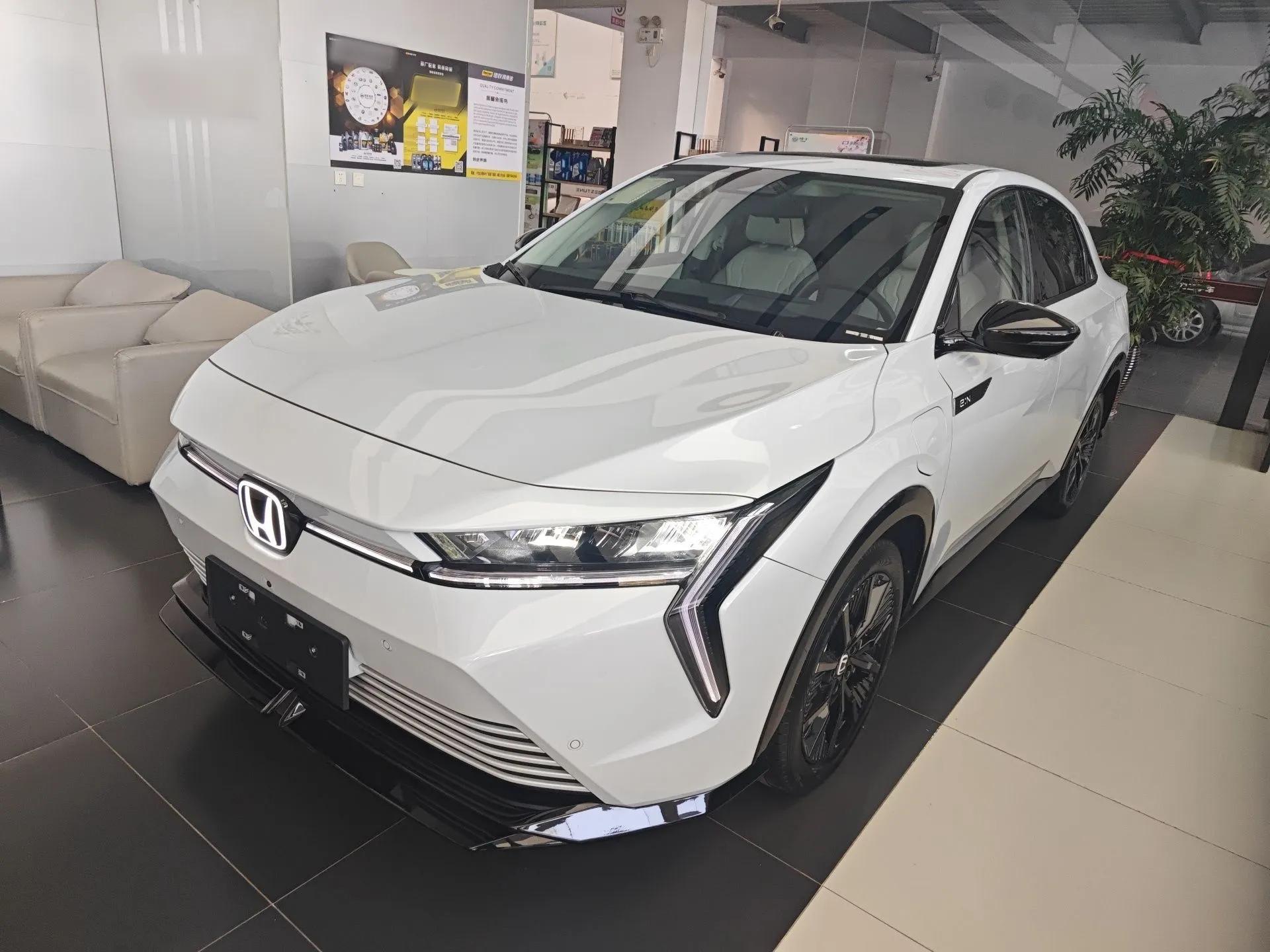 Honda e:NS2 2024 Ignite Edition — миниатюра 1