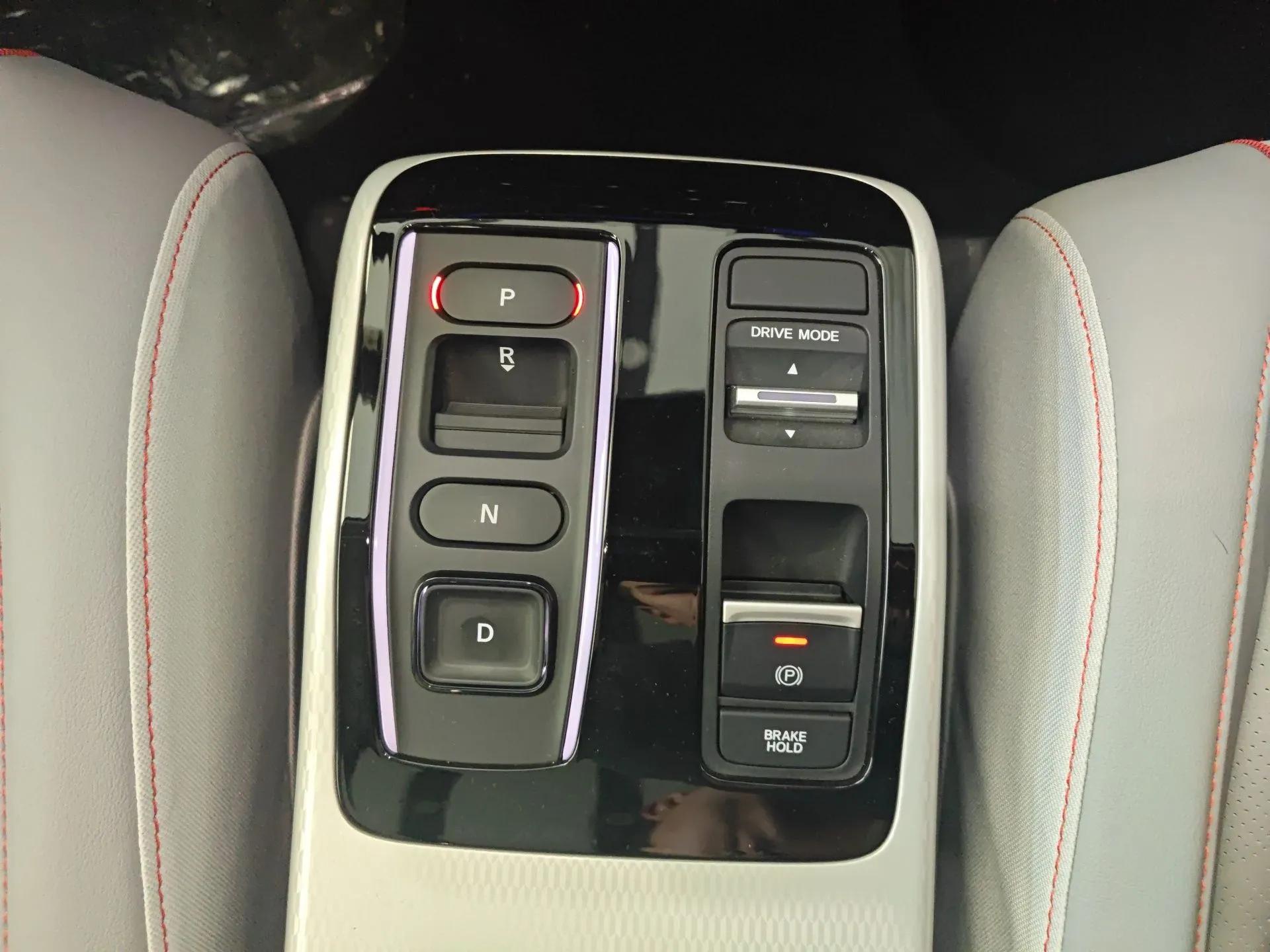 Honda e:NS2 2024 Ignite Edition — миниатюра 17